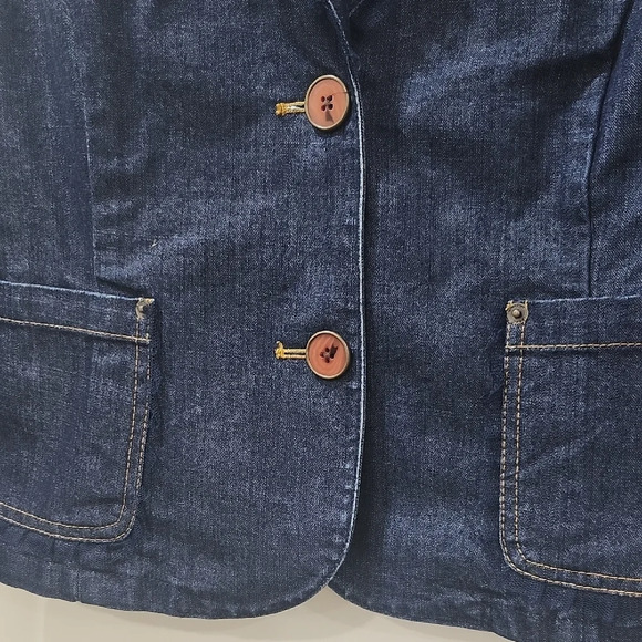 Dark Blue Blazer with Structured Tailoring and Notched Lapel - Picture 3 of 13